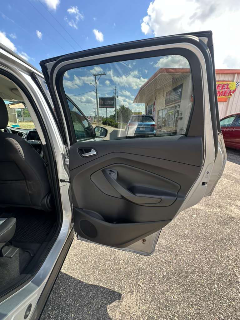 2018 Ford Escape SE - Photo 17